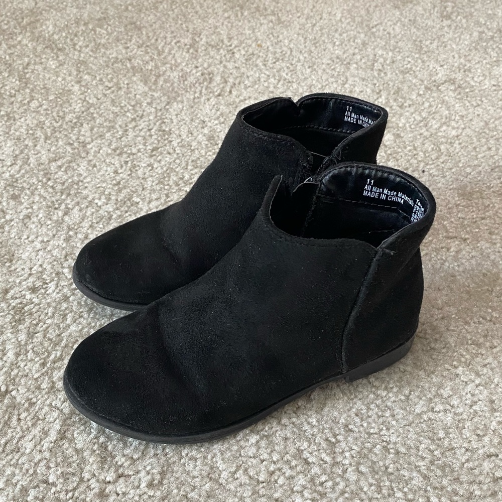 Girls size 11 Cat & Jack Black Sued & Glitter Boot